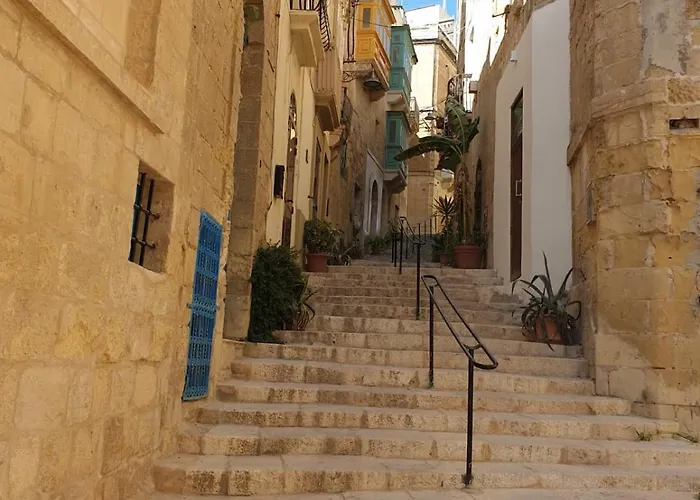 Tifkira * Vittoriosa